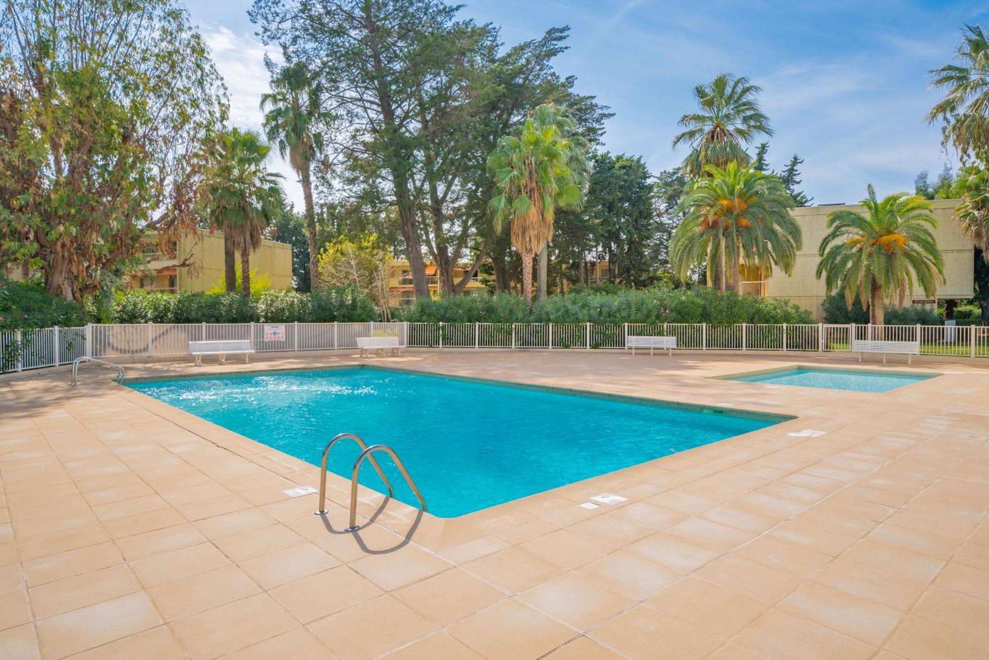 Apartamento Les 15 Pins & La -your Getaway Near Sea & Antibes